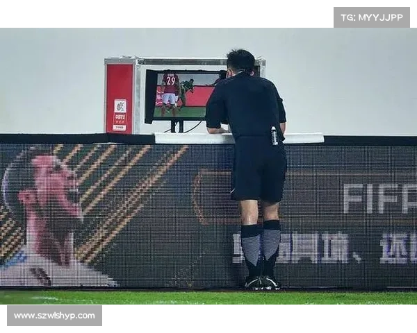 范佩西称裁判承认误判中场亲口道歉怒斥被吹进球本应有效